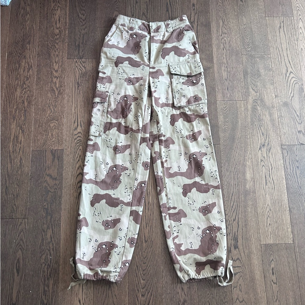 Aritzia TNA desert camo Cargo Pants
